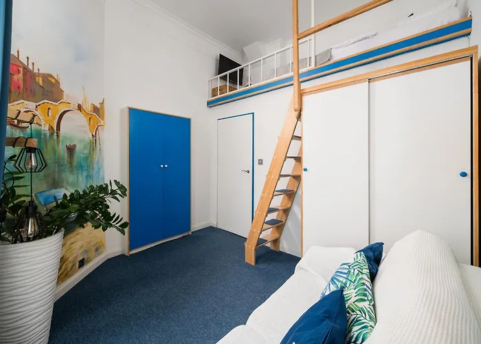 Nowogrodzka Urban Mezzanine By Bookinghost * Warsaw