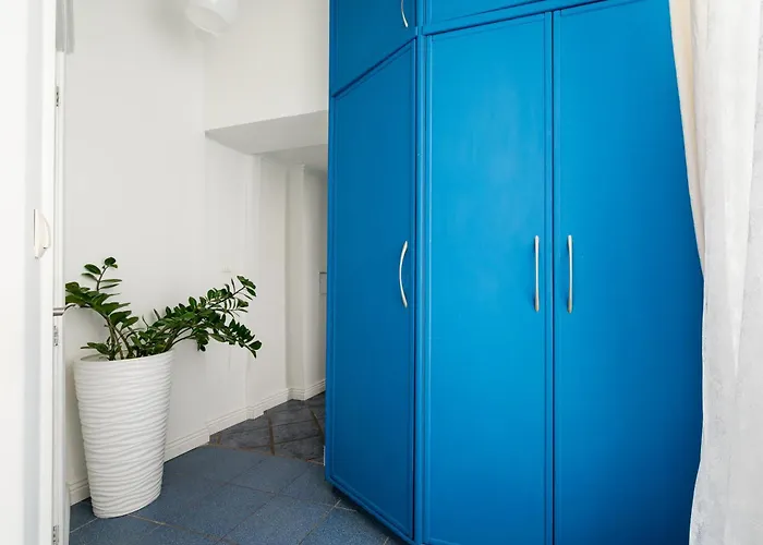 Apartment Nowogrodzka Urban Mezzanine By Bookinghost