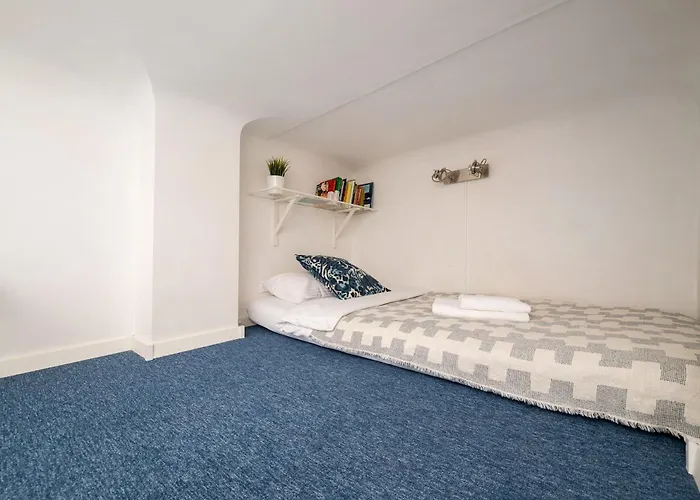 Nowogrodzka Urban Mezzanine By Bookinghost Lejlighed