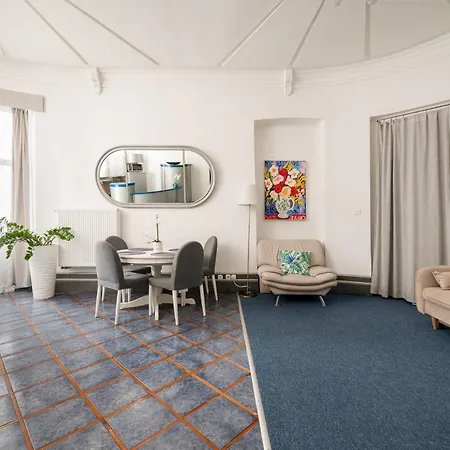 Nowogrodzka Urban Mezzanine By Bookinghost Apartmán